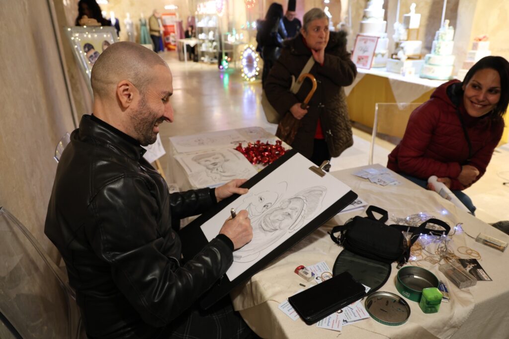 Caricaturista per matrimoni: trasforma il tuo ricevimento con ritratti umoristici dal vivo. Intrattenimento originale, disegni divertenti e ricordi unici per gli ospiti. Richiedi preventivo.